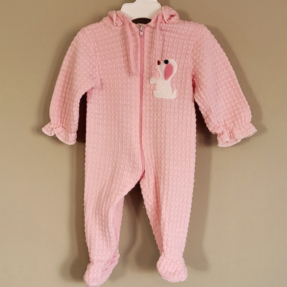 Vintage zip up hooded knit footed sleeper/footie with puppy detail